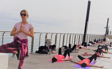 essere-yoga-benessere-lucia-ragazzi-hatha-vinyasa-donare-regalare-compleanno-free-giorgia-home-casa-online-femminile-gravidanza-meditation-alassio