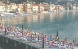 essere-yoga-benessere-alassio-wellness-wellbeing-visit-esperienze-experience-lucia-ragazzi-world-weekend-vacanze-turismo-molo-spiaggia-free-alba-tramonto-laigueglia-cinzia-galletto